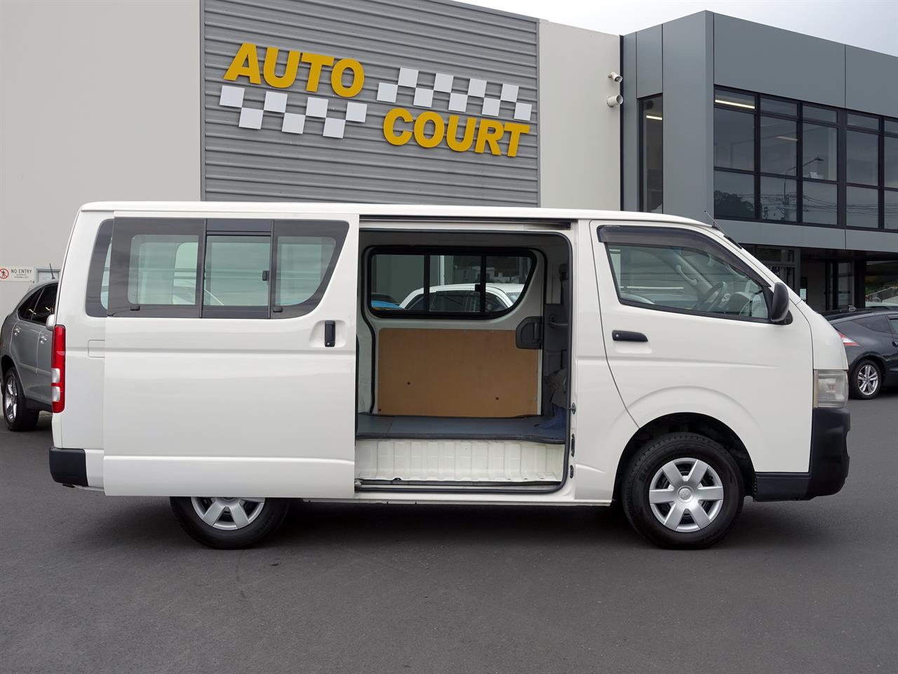 2007 Toyota Hiace