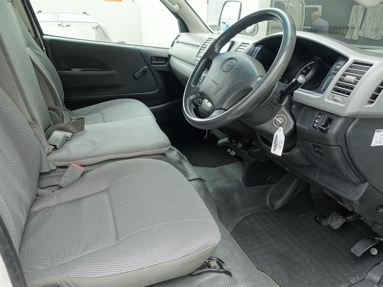 2007 Toyota Hiace