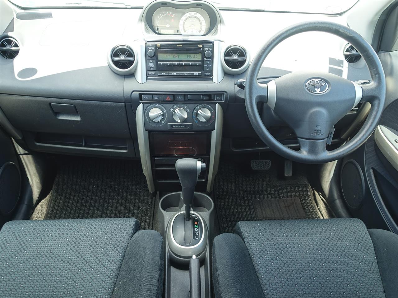 2006 Toyota Ist