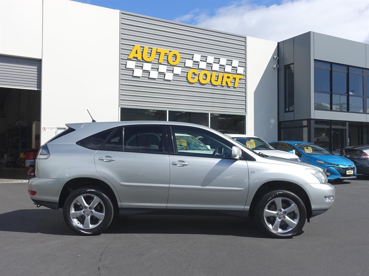 2004 Toyota Harrier