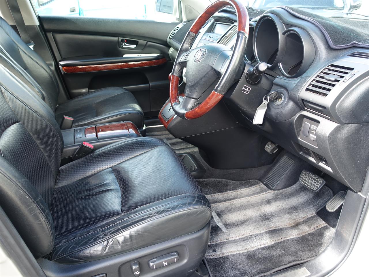 2004 Toyota Harrier