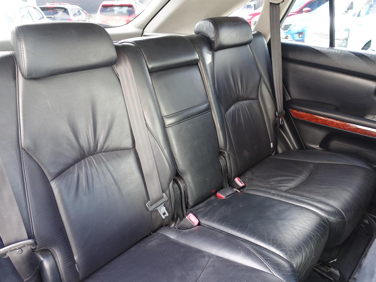 2004 Toyota Harrier