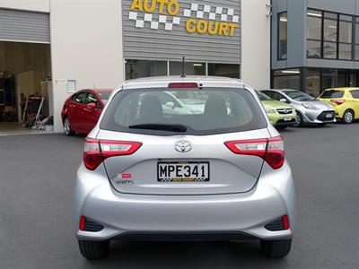 2019 Toyota Yaris - Thumbnail