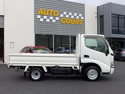 2004 Toyota Dyna - Thumbnail