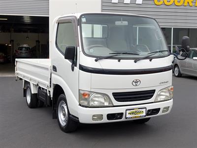 2004 Toyota Dyna - Thumbnail