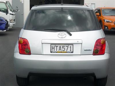 2005 Toyota Ist - Thumbnail