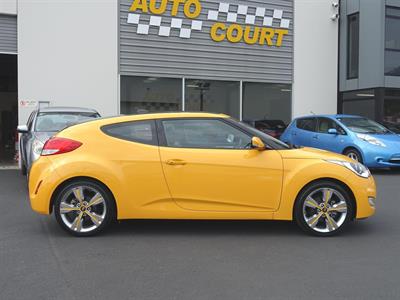 2016 Hyundai Veloster - Thumbnail