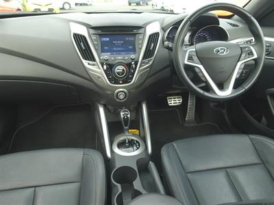 2016 Hyundai Veloster - Thumbnail