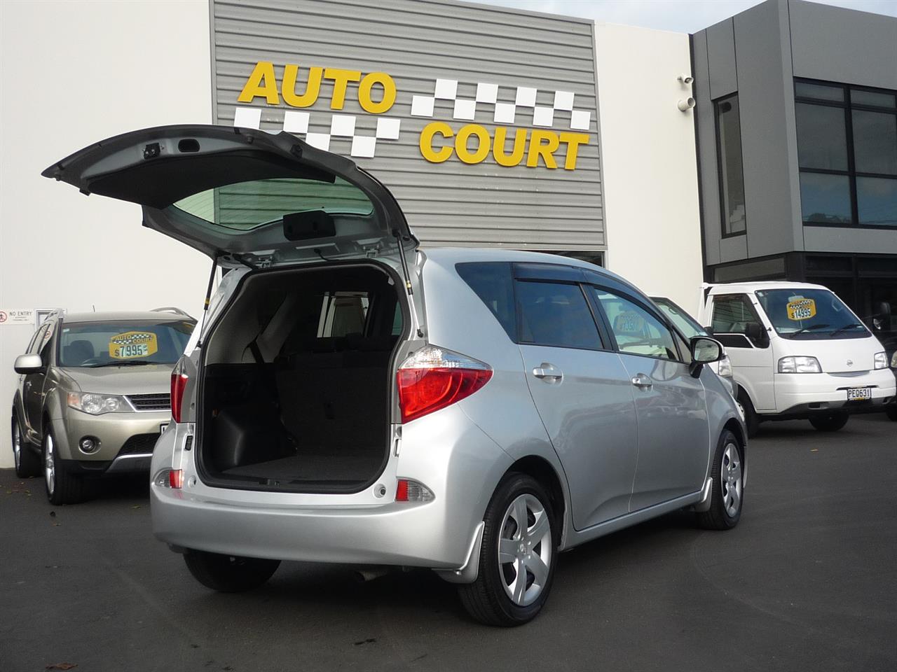 2012 Toyota Ractis