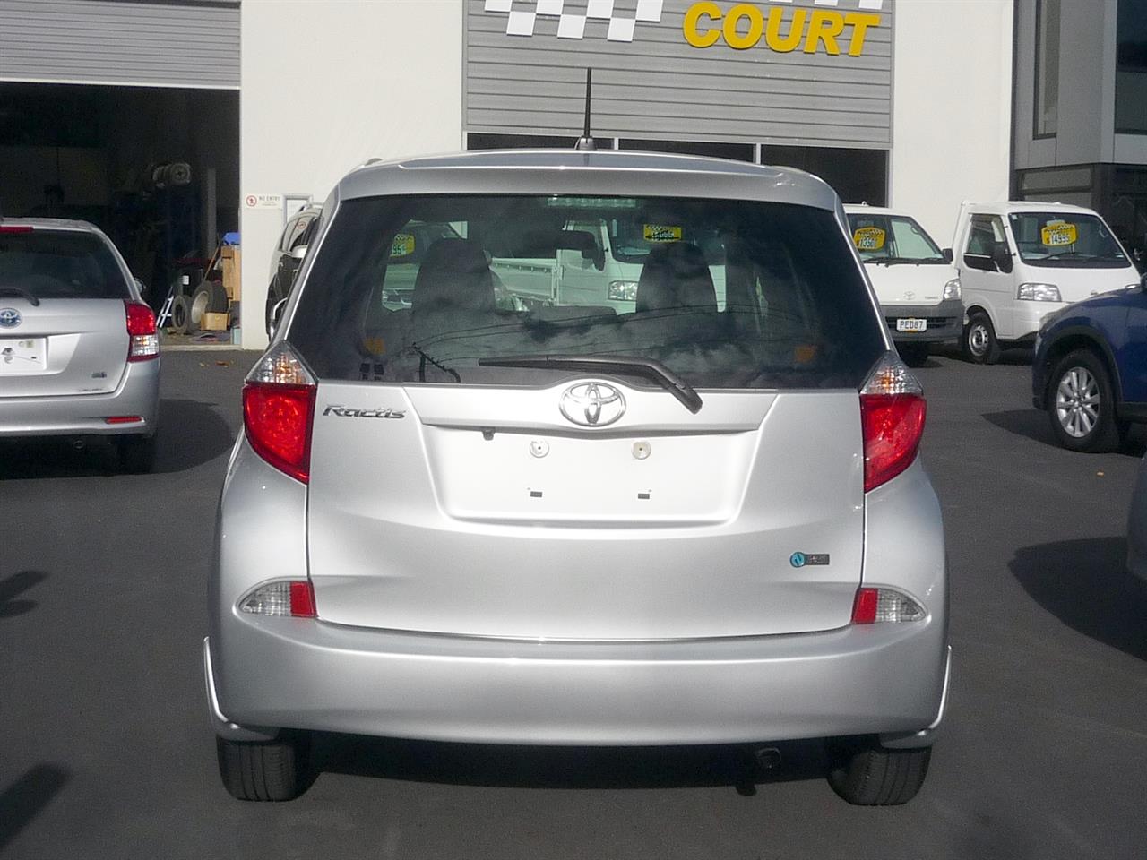 2012 Toyota Ractis