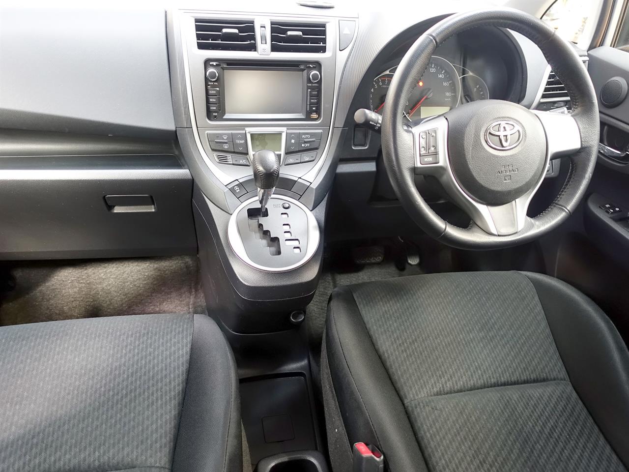 2012 Toyota Ractis