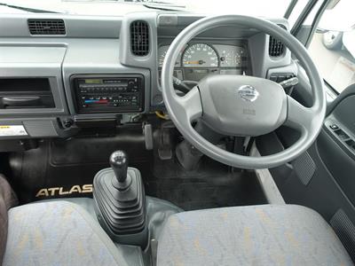 2002 Nissan Atlas - Thumbnail