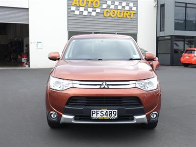 2014 Mitsubishi Outlander - Thumbnail