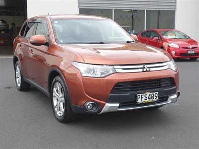 2014 Mitsubishi Outlander - Thumbnail