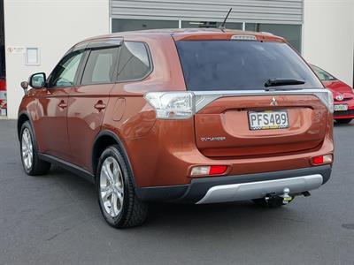 2014 Mitsubishi Outlander - Thumbnail