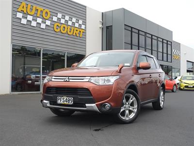 2014 Mitsubishi Outlander - Thumbnail